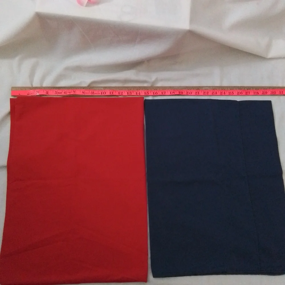 Red and Blue Twin Sheet Set with Bonus Coordinating Window Topper